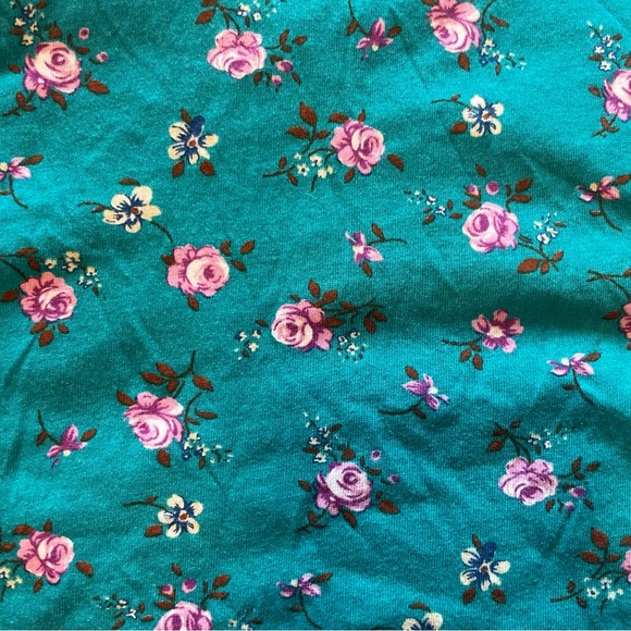 Forever 21 Teal Floral Boxy Crop Tee with Criss Cross Back Detail - Picture 3 of 5